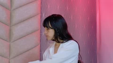 Vixen  online show from April 8, 11:21 am