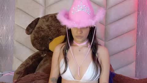 Vixen  online show from April 16, 9:39 pm