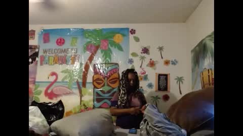 Snapshot of vixenfyre chatting on October 1, 4:29 am Vixen Fyre online show from October 1, 4:29 am