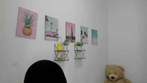 Snapshot of vixenlust17 chatting on February 13, 2:18 am vixenlust17 online show from February 13, 2:18 am