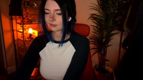 Snapshot of vixenp chatting on March 22, 7:17 pm Polly Online mostly at 9pm-2am UK Time online show from March 22, 7:17 pm