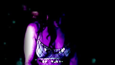 Snapshot of vladiskin chatting on November 26, 10:22 pm Violetta Elysia online show from November 26, 10:22 pm