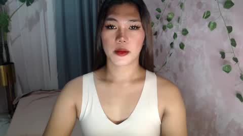 Snapshot of vnnie690760 chatting on December 9, 12:01 am Its me JESSIE in ur heart online show from December 9, 12:01 am