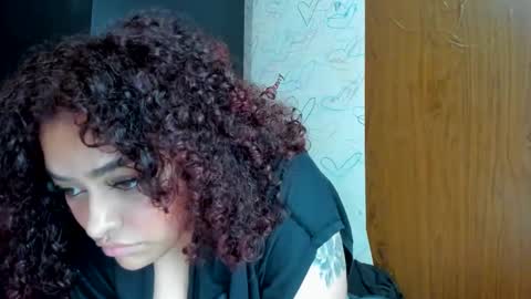 Snapshot of vodkilapurple chatting on December 28, 12:36 am ASHLEY independent model online show from December 28, 12:36 am