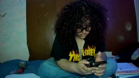 Snapshot of vodkilapurple chatting on March 4, 5:42 am ASHLEY independent model online show from March 4, 5:42 am