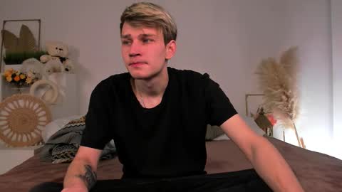 Snapshot of volan_starts chatting on February 22, 4:24 am Dan online show from February 22, 4:24 am