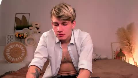 Snapshot of volan_starts chatting on March 4, 4:18 am Dan online show from March 4, 4:18 am