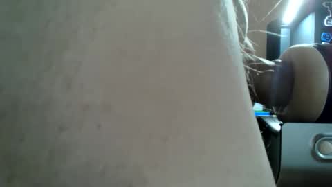 volleeier69 online show from April 17, 4:21 pm