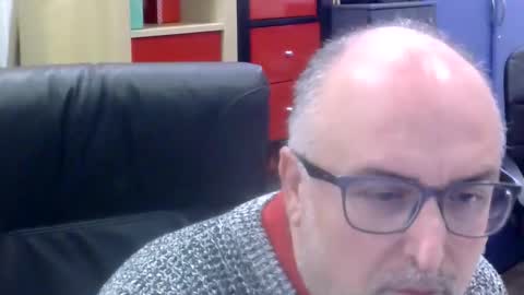 Snapshot of volpi72 chatting on December 4, 7:11 pm volpi72 online show from December 4, 7:11 pm