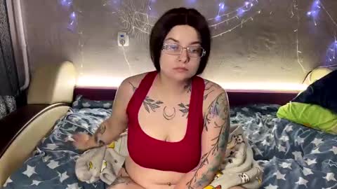 Snapshot of volshebnik_130 chatting on February 1, 5:37 pm Volshebnik1302 online show from February 1, 5:37 pm