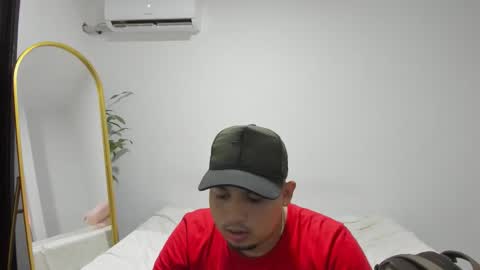 Snapshot of volt_boy57 chatting on November 6, 6:42 pm volt_boy57 online show from November 6, 6:42 pm