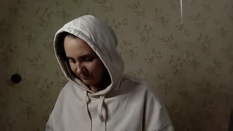 voulezvous_angel online show from April 27, 6:50 pm