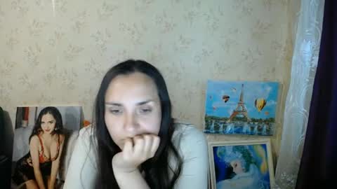 Snapshot of voulezvous_angel chatting on May 29, 5:05 am voulezvous_angel online show from May 29, 5:05 am