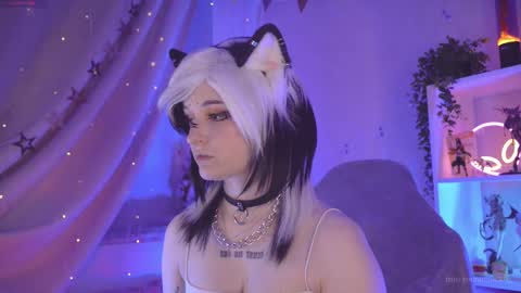 vronnier online show from March 6, 4:49 pm