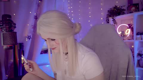 vronnier online show from September 14, 4:06 pm