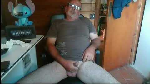 oscar online show from October 4, 4:16 pm