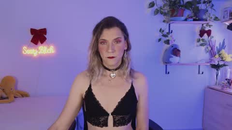 Vikky online show from May 2, 8:25 pm