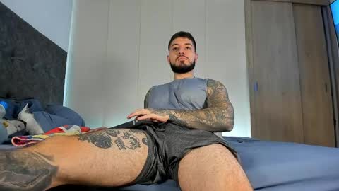 vyxen_ online show from April 21, 8:23 pm