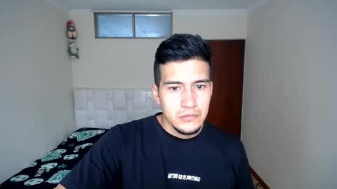 Snapshot of wade_wil chatting on May 28, 8:39 pm wade and antonella online show from May 28, 8:39 pm