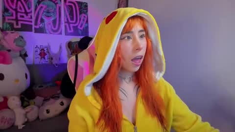 Snapshot of waifu_aika chatting on December 23, 1:40 am AIKA online show from December 23, 1:40 am