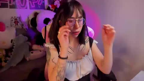 Snapshot of waifu_aika chatting on January 9, 12:35 am AIKA online show from January 9, 12:35 am