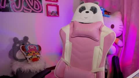 Snapshot of waifu_aika chatting on September 22, 10:34 pm AIKA online show from September 22, 10:34 pm