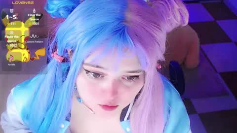 Snapshot of waifumochi_chan chatting on October 4, 3:26 am online show from October 4, 3:26 am
