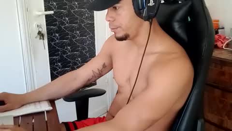 Snapshot of wali170097 chatting on September 28, 9:03 am ghhhgh online show from September 28, 9:03 am