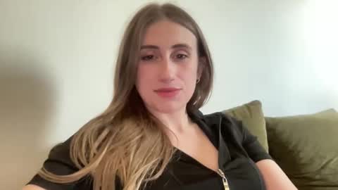 walkiria19 online show from April 3, 4:05 pm