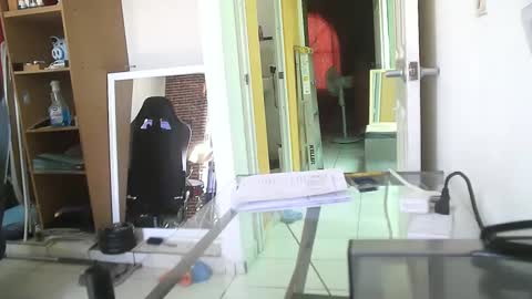 Snapshot of walo_77 chatting on February 16, 6:43 pm walo_77 online show from February 16, 6:43 pm