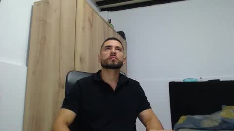 Snapshot of walter_brownn01 chatting on November 9, 3:10 pm WALTER BROWN online show from November 9, 3:10 pm