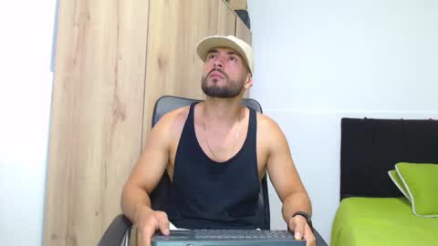 Snapshot of walter_brownn01 chatting on November 29, 4:21 pm WALTER BROWN online show from November 29, 4:21 pm