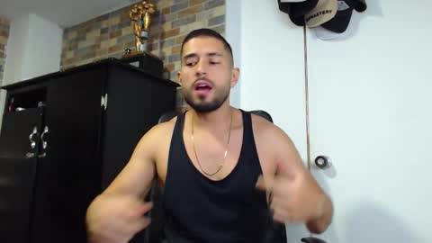 Snapshot of walter_brownn01 chatting on December 17, 11:11 pm WALTER BROWN online show from December 17, 11:11 pm