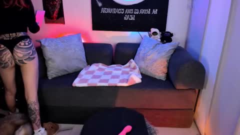   online show from February 1, 2:10 am