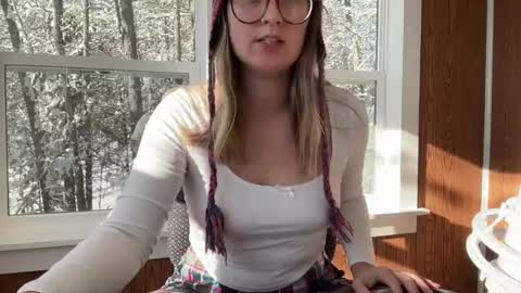 Snapshot of wanderlustjade chatting on January 11, 3:42 pm Jade Adonis online show from January 11, 3:42 pm