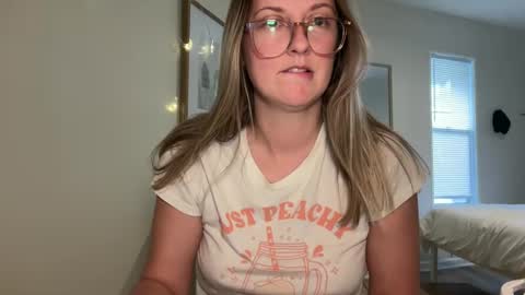 Snapshot of wanderlustjade chatting on January 20, 3:50 pm Jade Adonis online show from January 20, 3:50 pm