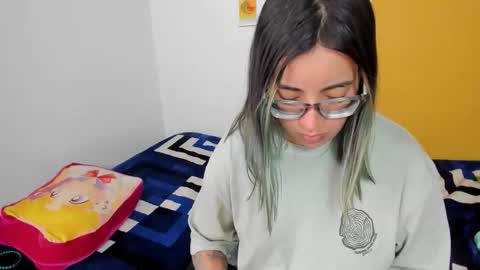 Waningrose  Lu online show from December 2, 1:50 pm