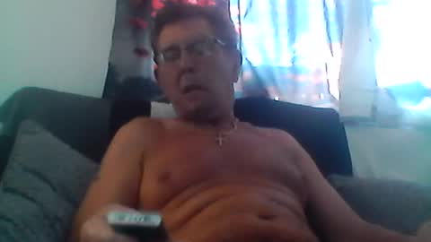 Snapshot of wanker1565 chatting on July 18, 11:14 am wanker1565 online show from July 18, 11:14 am