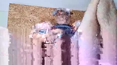 Snapshot of wankingnoah1234 chatting on December 3, 9:00 am edging noah loves to wank online show from December 3, 9:00 am