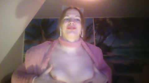 Snapshot of wannafeelitall chatting on January 1, 10:46 pm Emilia inst  online show from January 1, 10:46 pm