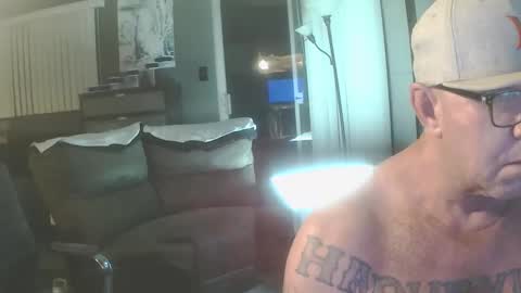 inittogetitin online show from November 30, 3:21 am