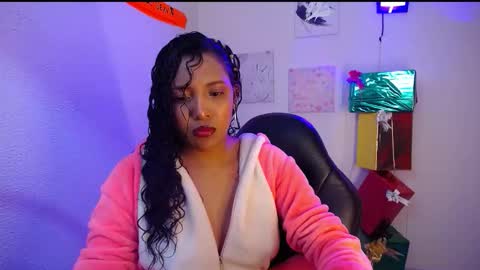 Snapshot of warisgoddes chatting on November 14, 9:30 am EMILY online show from November 14, 9:30 am