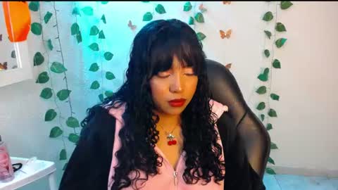 Snapshot of warisgoddes chatting on June 29, 4:51 pm EMILY online show from June 29, 4:51 pm