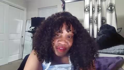 LAUREN LUSH online show from April 6, 4:32 am