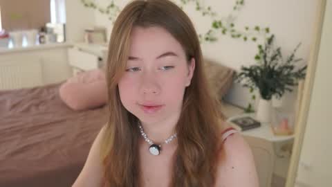 Snapshot of watermelon_sugar_ chatting on November 22, 11:09 am Tess Pls support me with Can we reach 155 my favorite number online show from November 22, 11:09 am