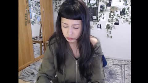 Snapshot of wavy_nights chatting on October 10, 7:40 am Mina online show from October 10, 7:40 am