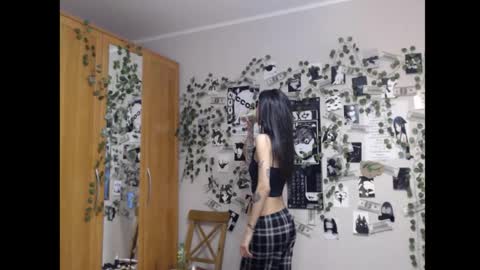 Snapshot of wavy_nights chatting on October 13, 7:36 pm Mina online show from October 13, 7:36 pm