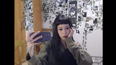 Snapshot of wavy_nights chatting on October 20, 7:03 pm Mina online show from October 20, 7:03 pm