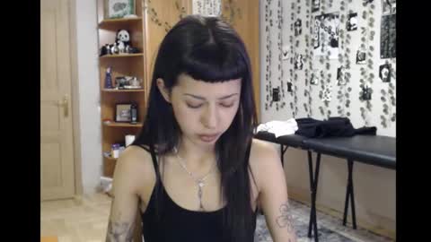 Snapshot of wavy_nights chatting on October 30, 1:07 am Mina online show from October 30, 1:07 am