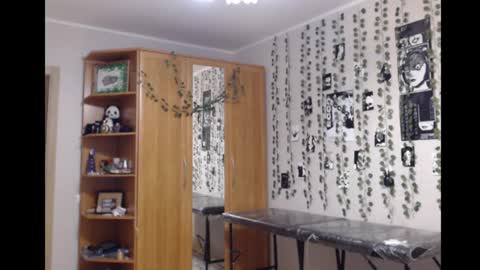 Snapshot of wavy_nights chatting on November 8, 11:36 pm Mina online show from November 8, 11:36 pm